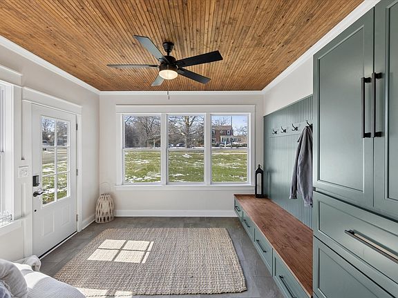 4th image of 1335 S Villa Ave