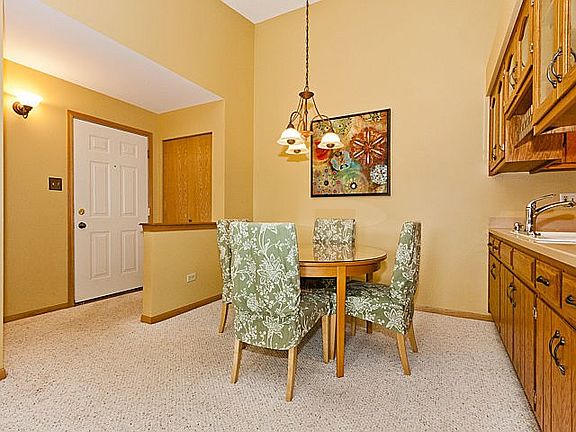 3rd image of 5640 W 103rd St APT 303