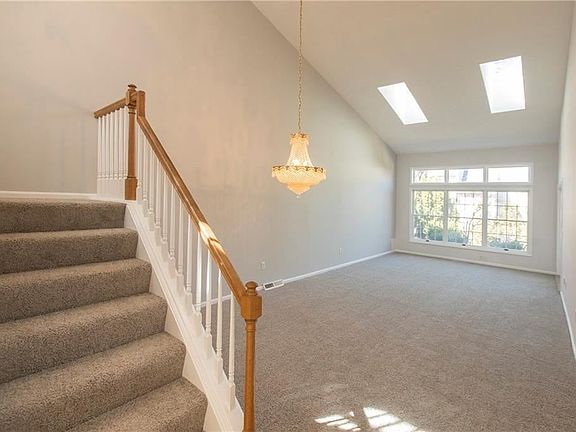 3rd image of 401 Bounty Way APT 158