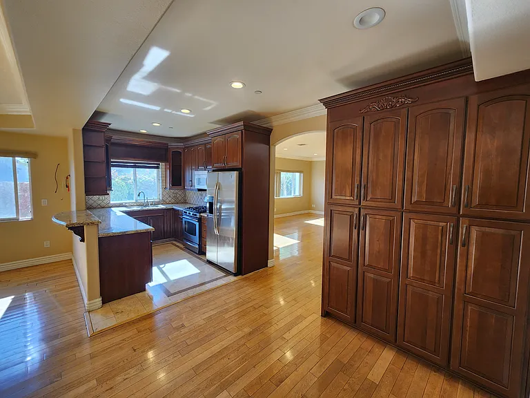 13620 Valerio St #10 — Photo 16