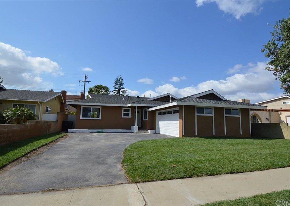 1st image of 2226 W 233rd St