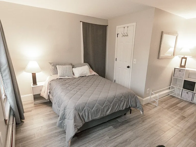 521 E State St #2 — Photo 10