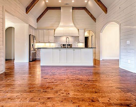 KITCHEN AND DEN