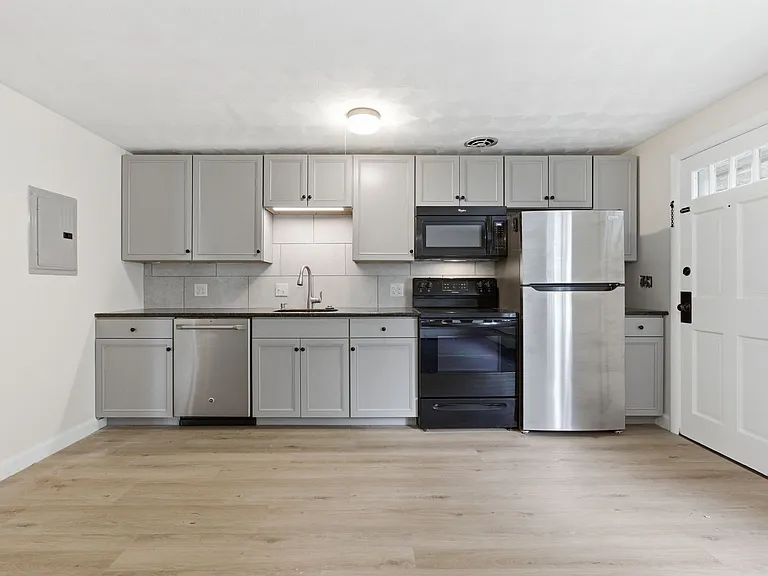 280 Washington St #2 — Photo 2