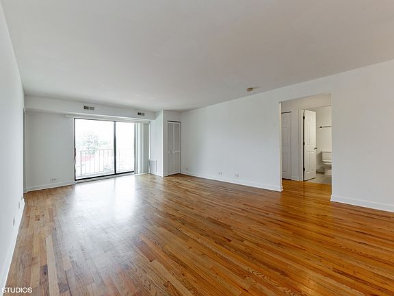 3rd image of 5400 Astor Ln APT 213