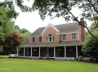 409 Whitebridge Rd, Hampstead, NC 28443