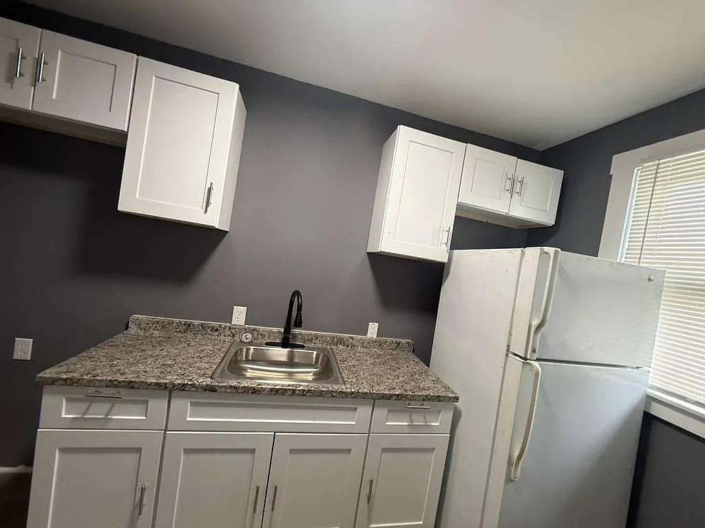 Building Photo - 2676 Sturtevant St #3-1