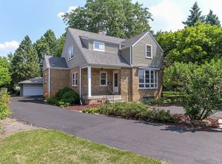 8736 W Sunset Rd, Niles, IL 60714