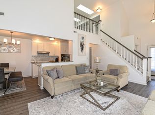 4801 S Waterview Ct #27, Greenfield, WI 53220