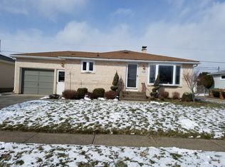88 Parwood Dr, Cheektowaga, NY 14227