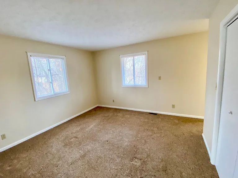 3925 Halehaven Dr — Photo 6