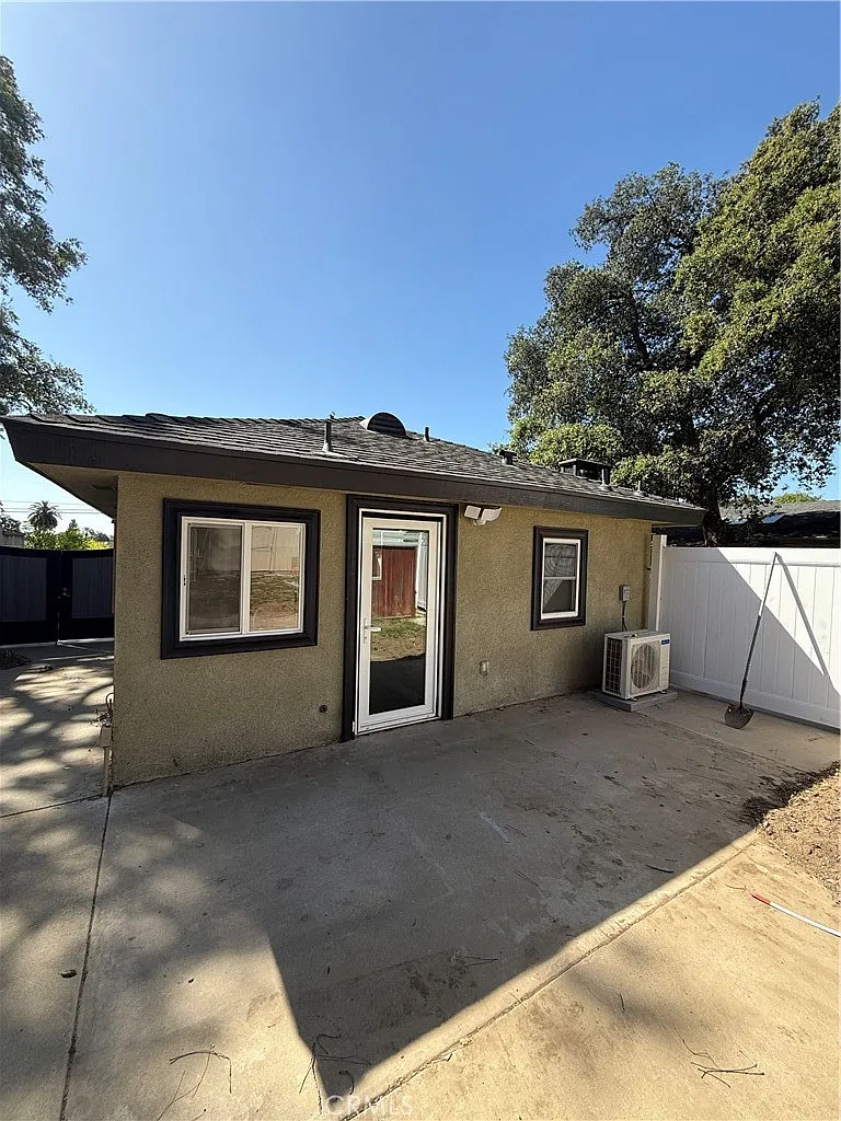 Studio, 600 sqft, $1,995 — Photo 1