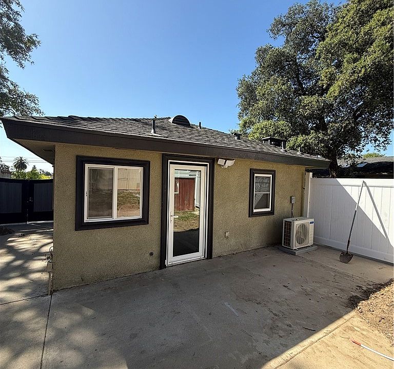 1st image of 1147 E Lemon Ave
