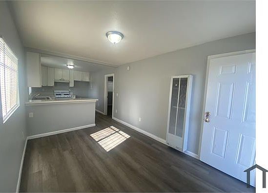 5th image of 751 E 76th Pl