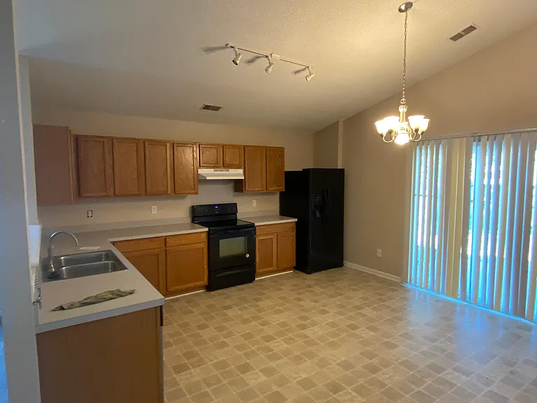 1351 Pinyon Pine Dr — Photo 3