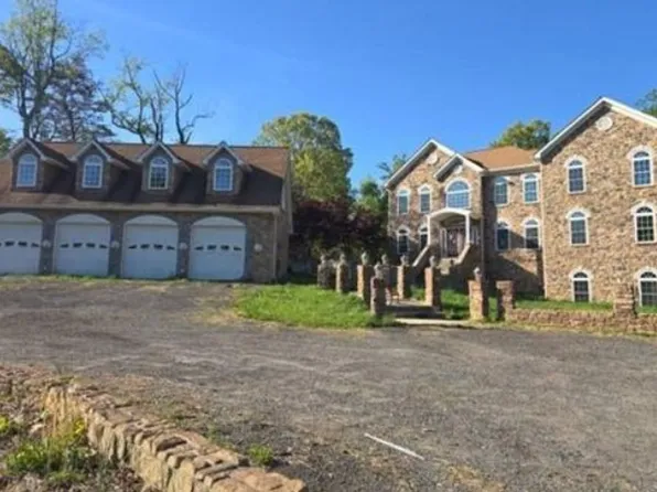 10205 Tickle Ln, Lusby, MD 20657