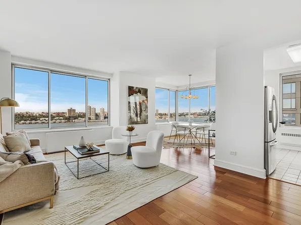 200 Riverside Blvd APT 19A, New York, NY 10069