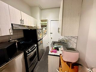 5th image of 430 Maclaren St #1303100