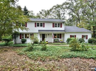727 Dakota Trl, Franklin Lakes, NJ 07417
