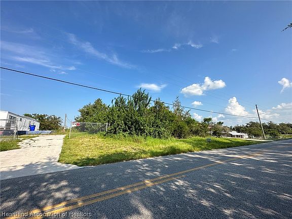 3rd image of 311 Highlands Blvd