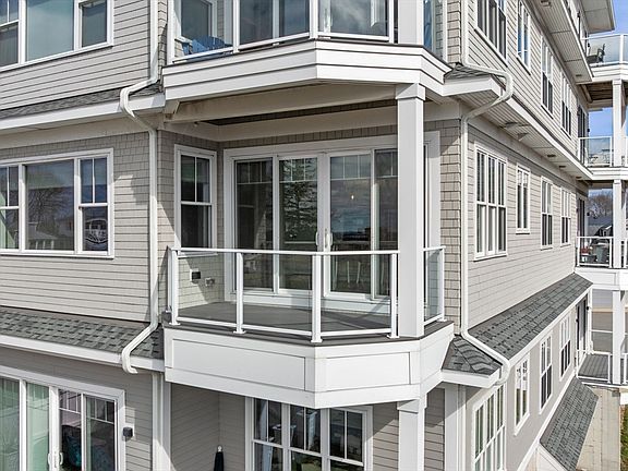 4th image of 71 Greenwood Ave Unit 202