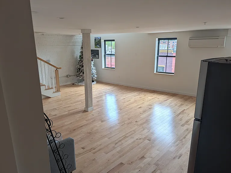 11 Commercial St #401 — Photo 8