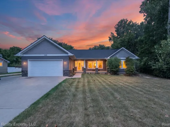 165 Leetonia Dr, Troy, MI 48085