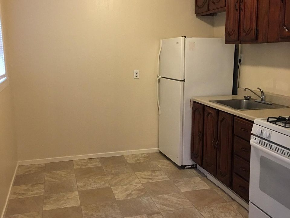 1st image of 18418 1st Ave APT 3