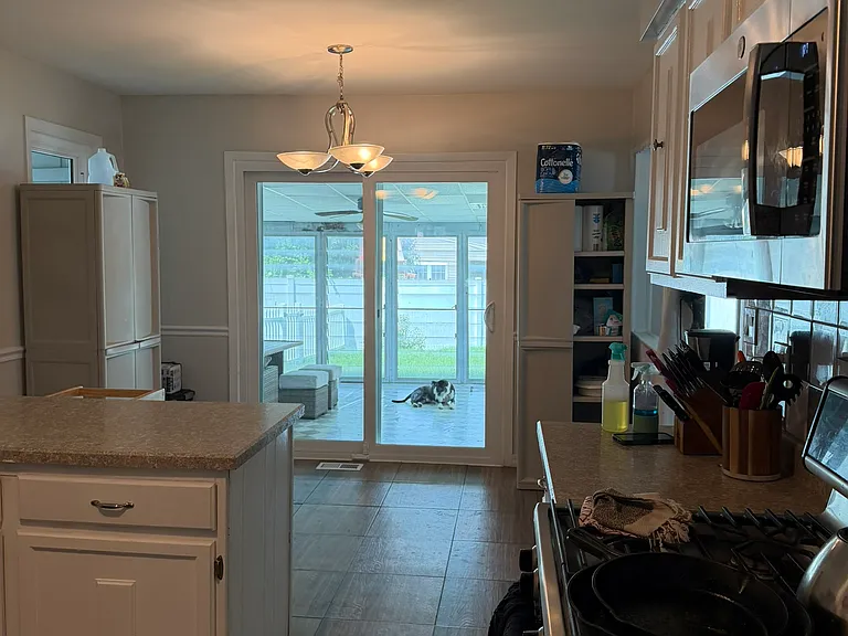 1036 Churchill Dr — Photo 5