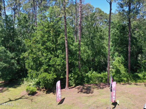 638 WALNUT Street, Welaka, FL 32193