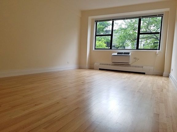 5th image of 420 E 79th St APT 16A
