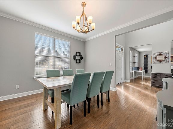 4th image of 246 Montibello Dr