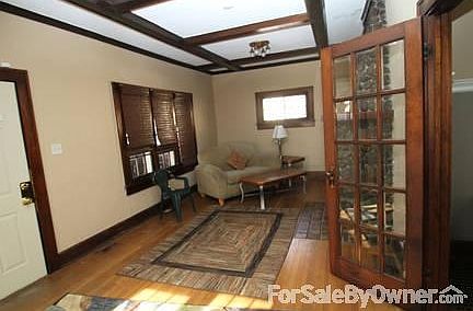3rd image of 1855 Koehne St