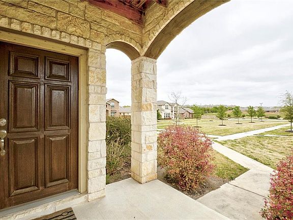 4th image of 627 Allenscreek Way