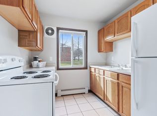 2025-2035 Vine St #2033, Green Bay, WI 54302