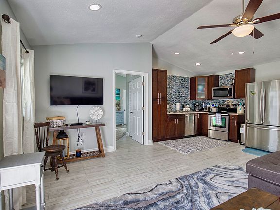 5th image of 5042 Linda St #A