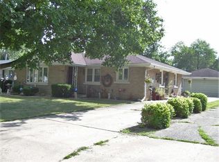 304 Meadors Cir, Morris, IL 60450