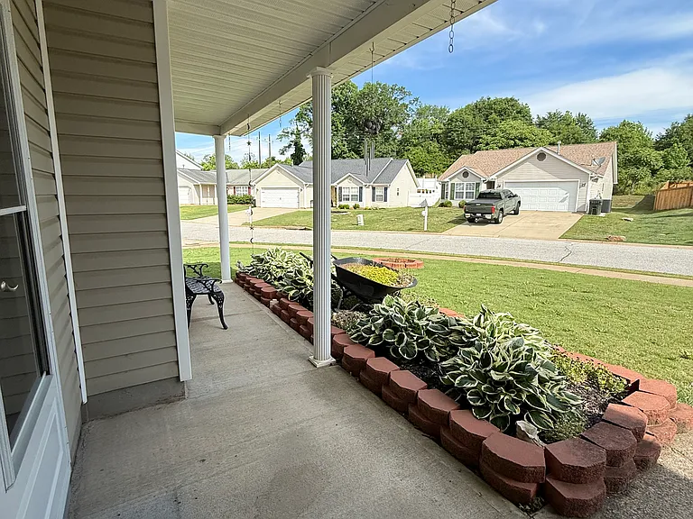 139 Kingscreek Dr — Photo 3
