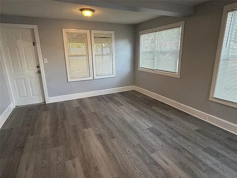 313 S Palm Ave — Photo 9