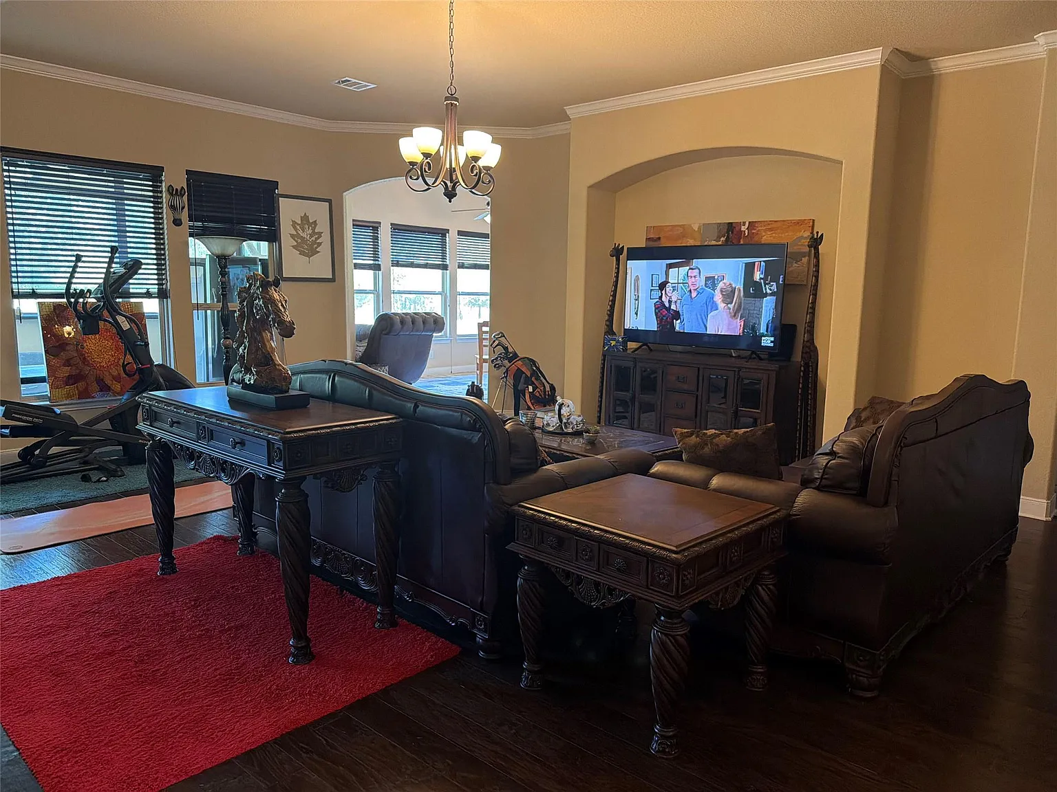 3 bed, 3.5 bath, 2966 sqft, $3,900 — Photo 2