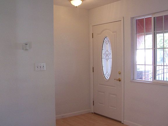 4th image of 639 Palm Cir