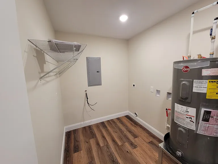 Laundry room
*May be a photo of a similar unit