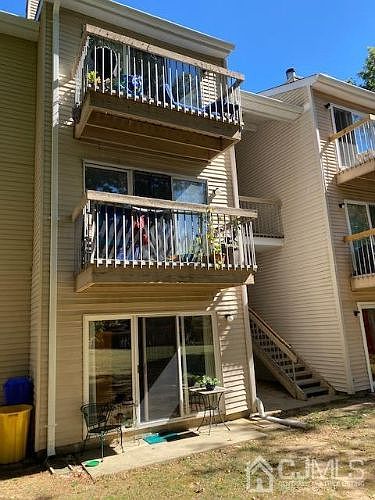 2nd image of 148 Applegate Ln