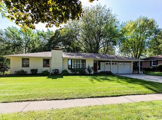 119 Terry Dr, Sugar Grove, IL 60554