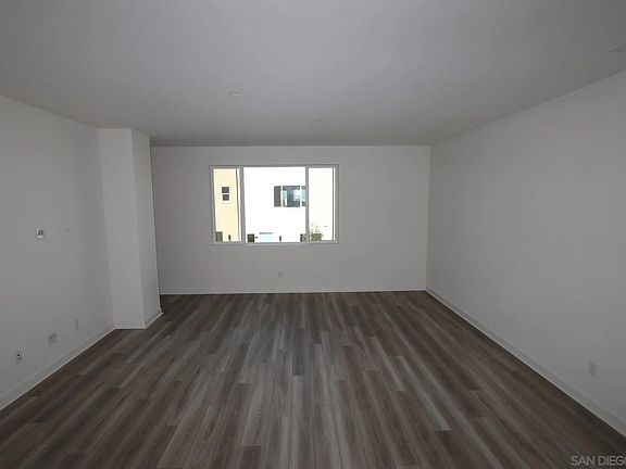 4th image of 5335 Seacliff Pl #30