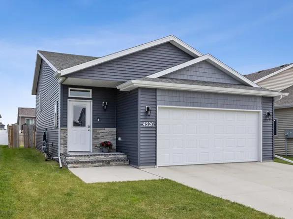 4526 17th St S, Moorhead, MN 56560