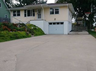 8147 Burdette St, Omaha, NE 68134