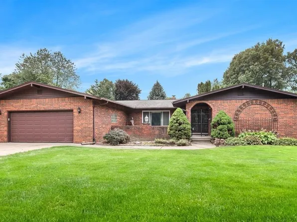 20378 Anita St, Clinton Township, MI 48036