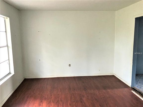 4th image of 1301 E Cypress St