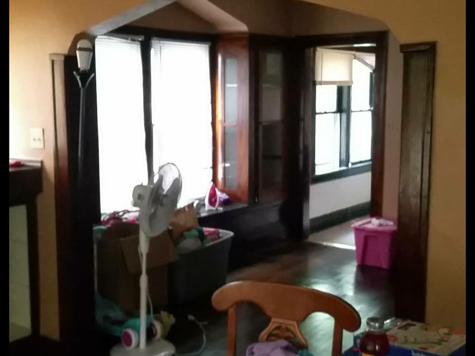 2nd image of 14805 Elm Ave